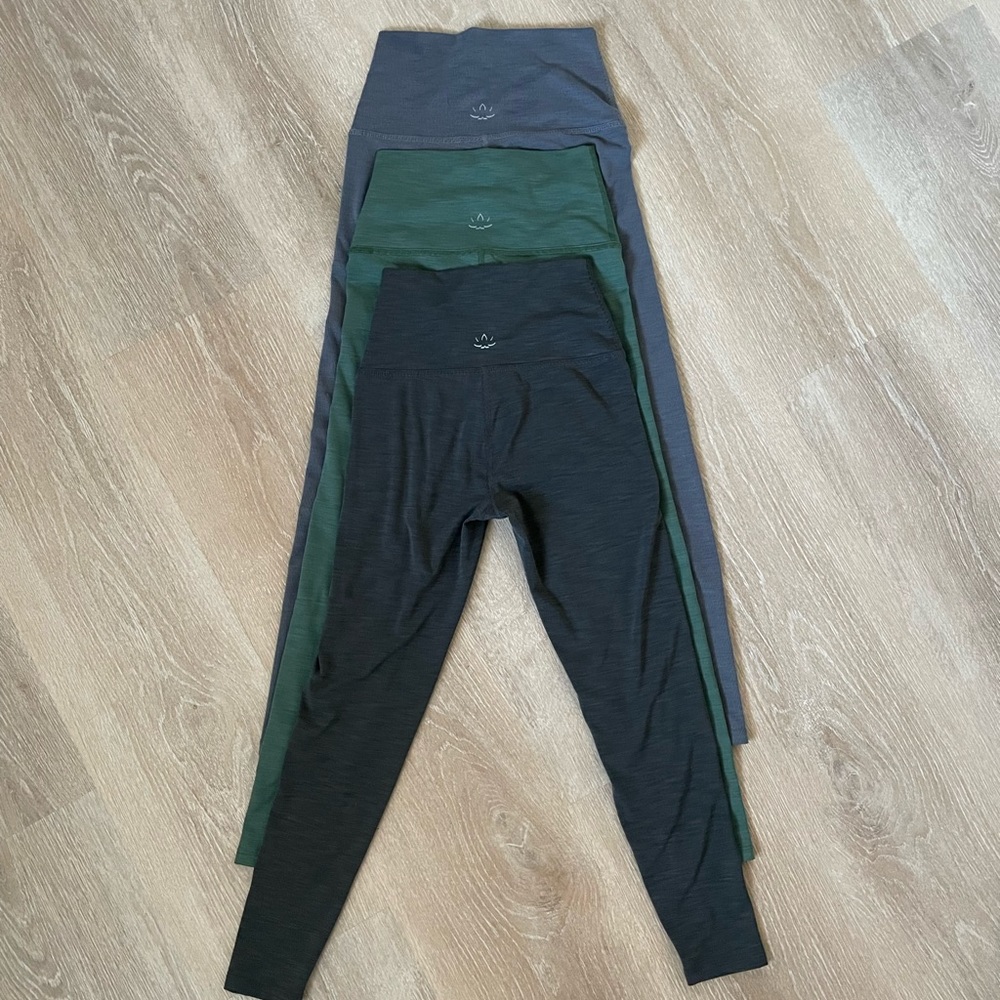 Beyond Yoga Heather Rib High Waisted Midi Legging (3-pack)